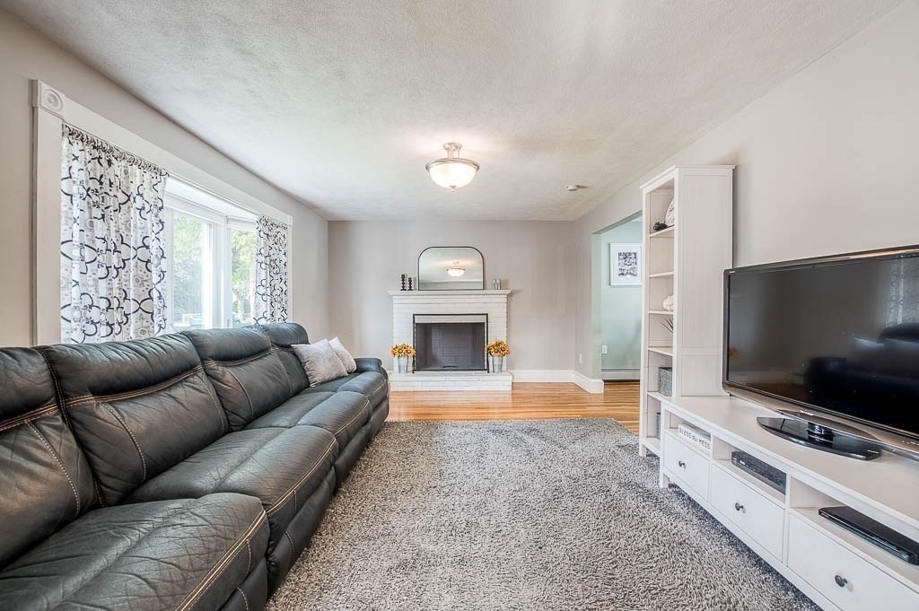 27 Pinefield Road Boston, MA 02136 - Photo 6 of 36 Gallery Image 6