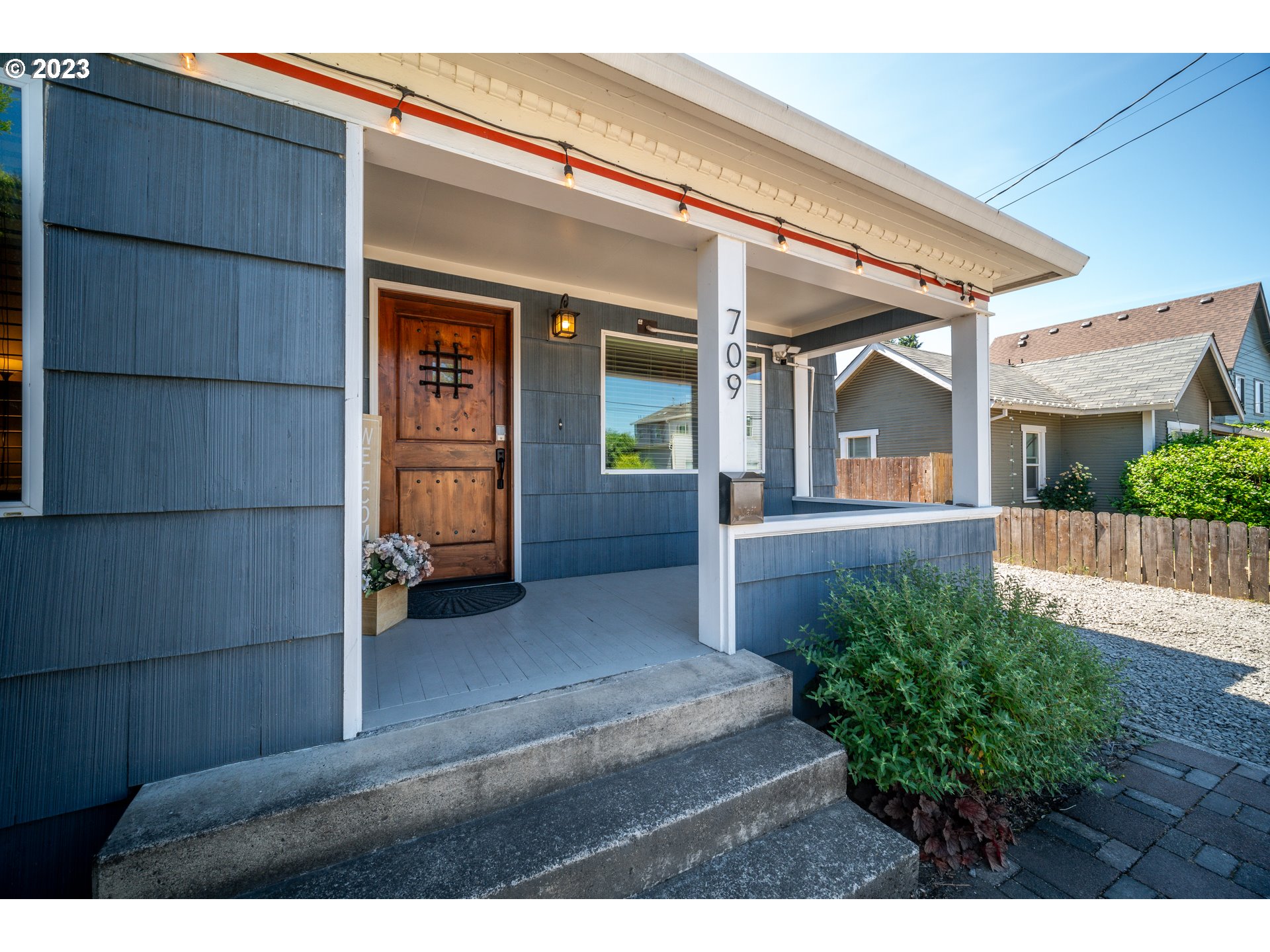 709 West Fourth Plain Boulevard Vancouver, WA 98660 - Photo 5 of 29 a view front of house with outdoor space