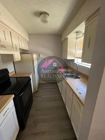 $1,100 | 2410 North Willis Street, Abilene, TX 79603