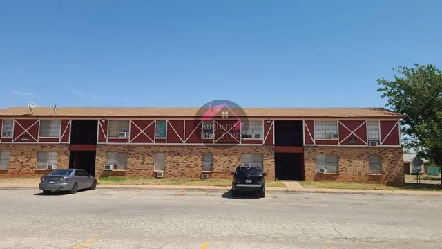 $1,100 | 2410 North Willis Street, Abilene, TX 79603