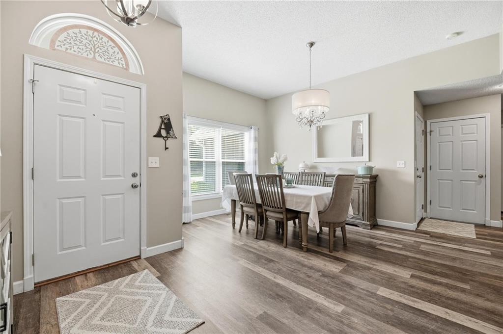820 Southwest Benjamin Circle Lee's Summit, MO 64081 - Photo 6 of 37
