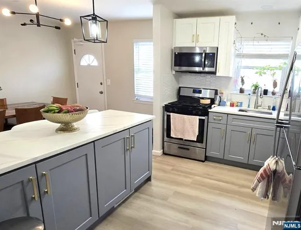 $2,700 | 20 A Lakeview Avenue, Leonia, NJ 07605