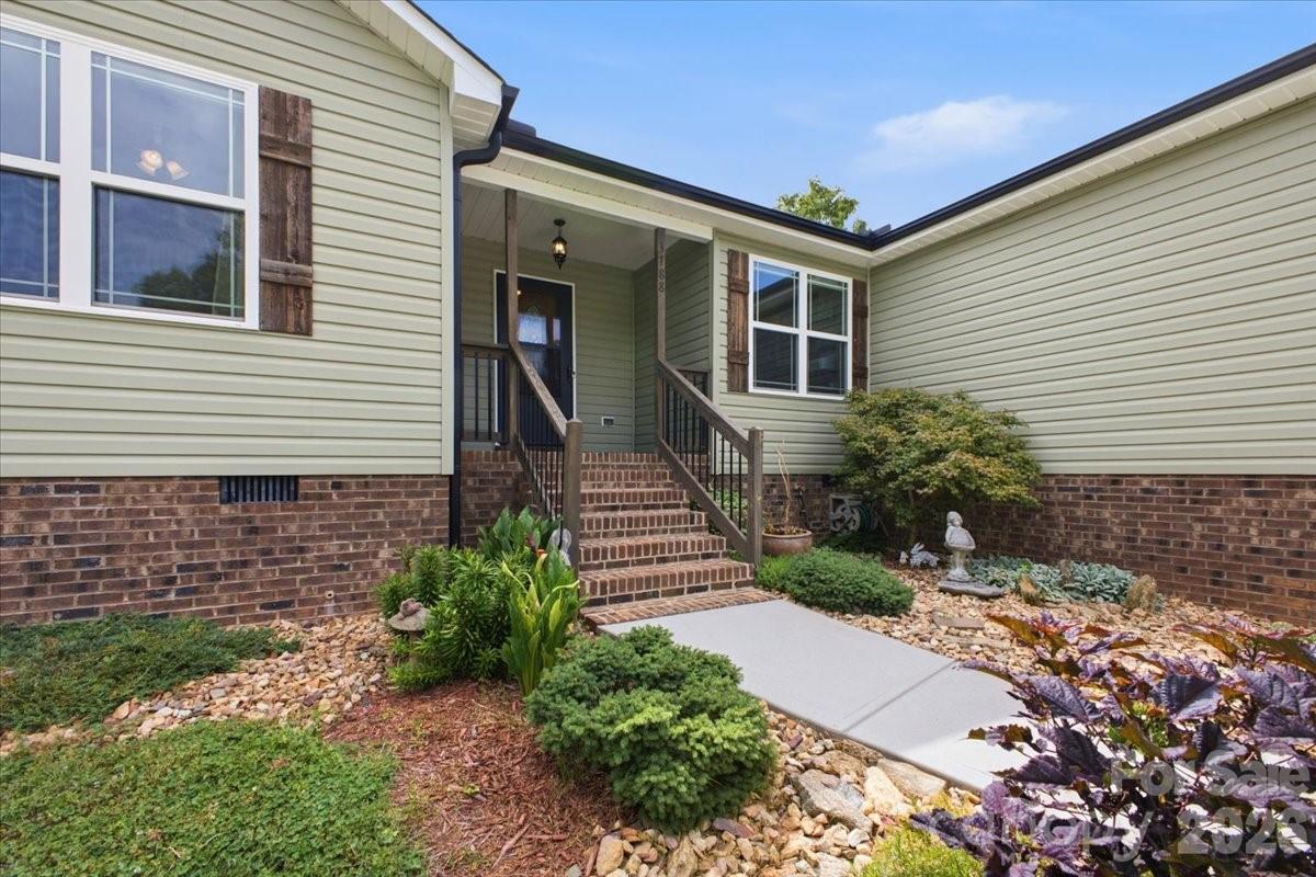 3788 Rene Lane Maiden, NC 28650 - Photo 6 of 40