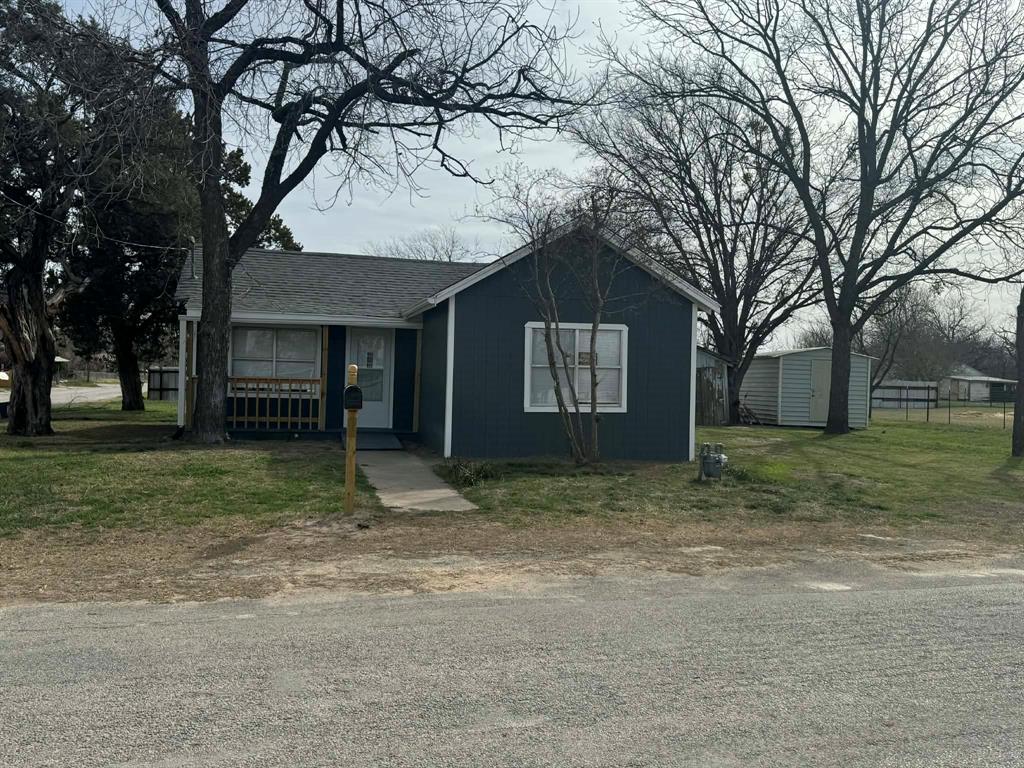 601 South Pine Street Comanche, TX 76442 - Photo 1 of 15