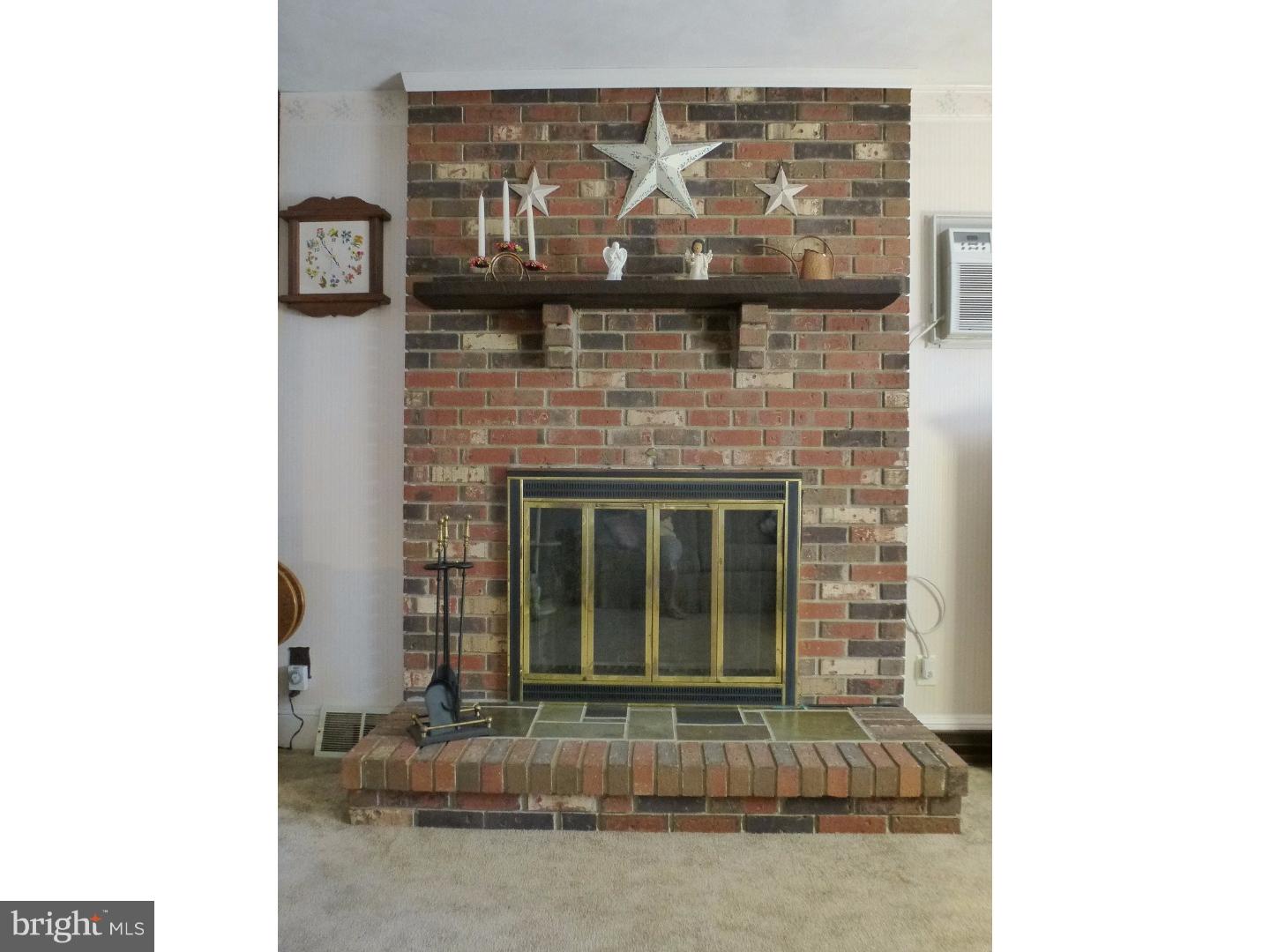 391 Edinburg Road Hamilton, NJ 08619 - Photo 3 of 25 Gallery Image 3