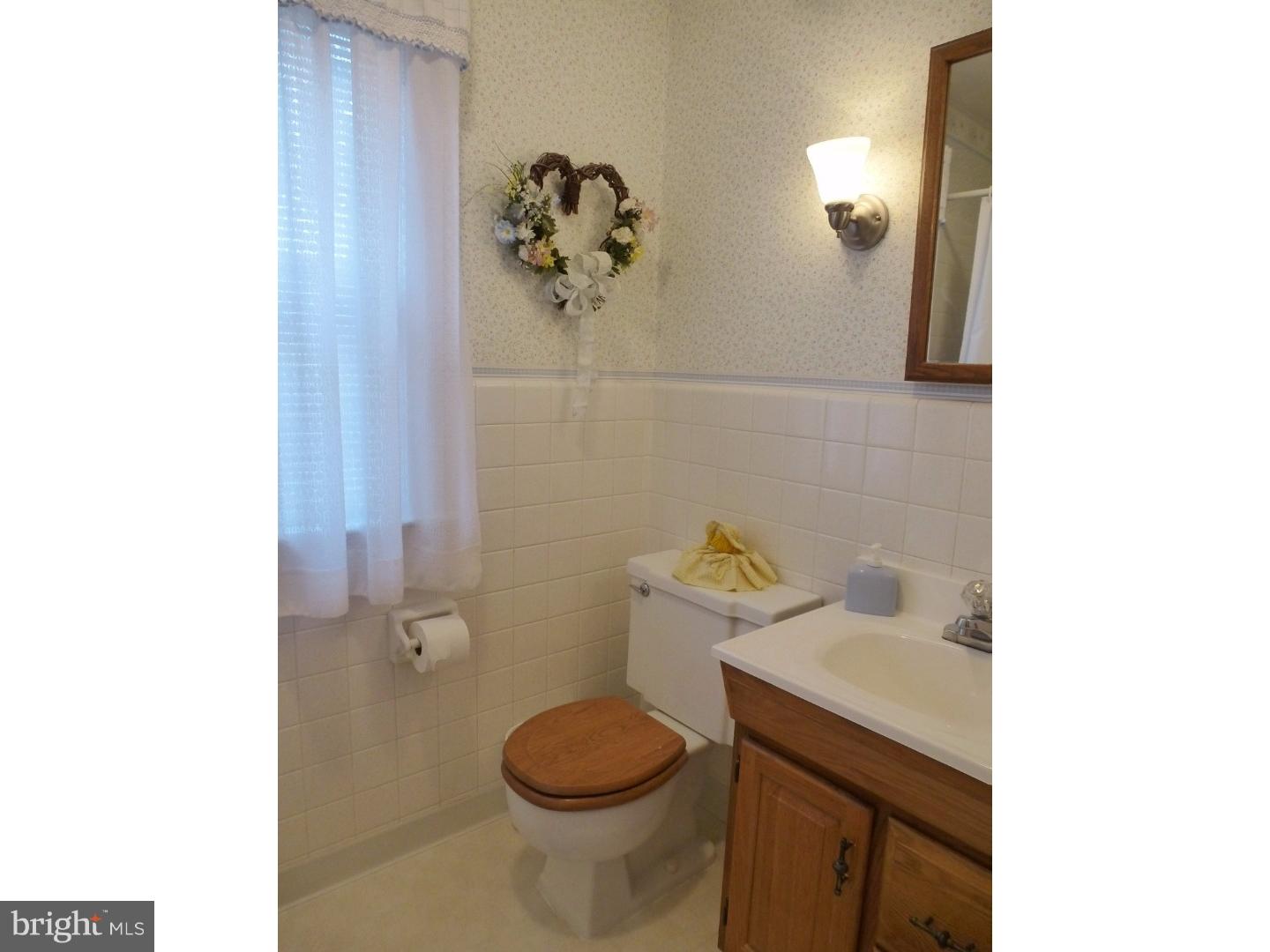 391 Edinburg Road Hamilton, NJ 08619 - Photo 7 of 25 Bathroom