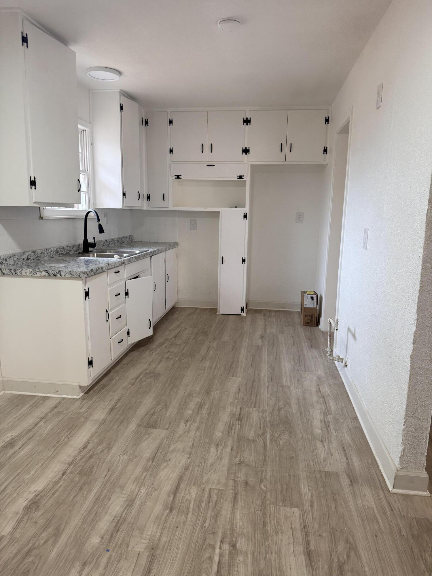 1801 East 2nd Street Lubbock, TX 79403 - Photo 8 of 25 IMG_8716