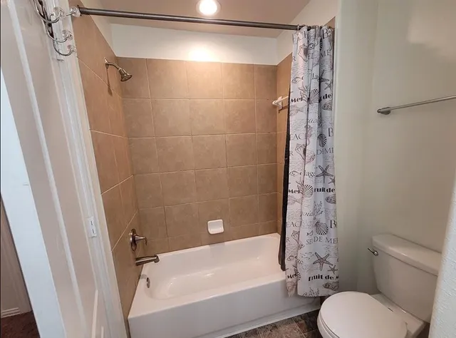 $2,100 | 3410 Hunter's Canyon, Baytown, TX 77521