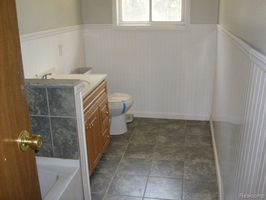 5464 Sutton Road Dryden, MI 48428 - Photo 9 of 11 262-159494-bathroom.JPG
