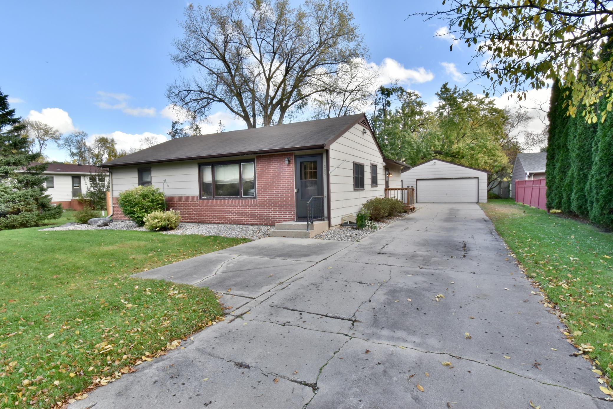 1205 16th Street Southwest Willmar, MN 56201 - Photo 11 of 34