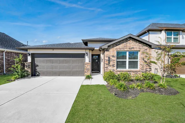 $319,000 | 4946 Pne Hvn Lane, Fresno, TX 77545