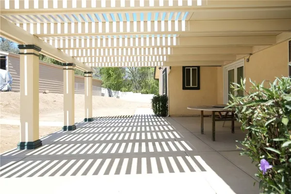$975 | 14105 Camino Del Oro, Riverside, CA 92508