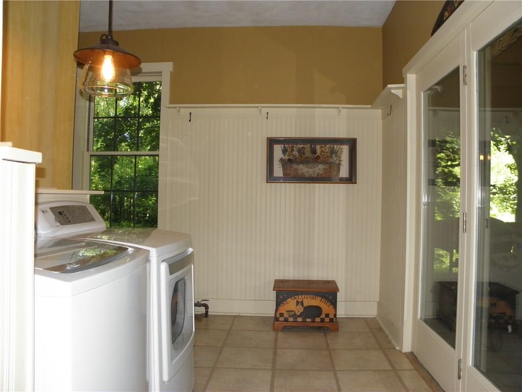 5707 Meridian Road Gibsonia, PA 15044 - Photo 8 of 19 Gallery Image 8