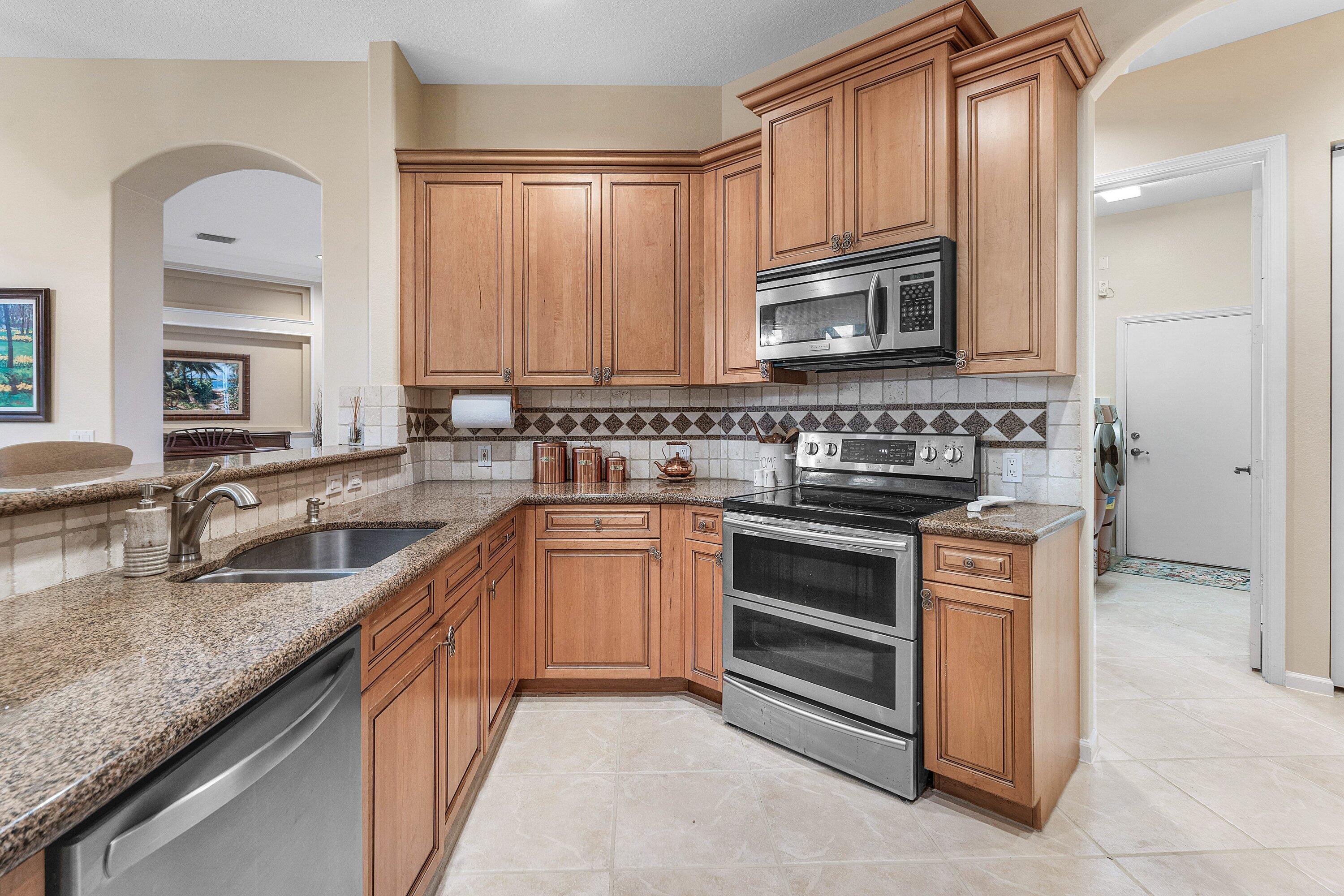 11130 Silver Ridge Street Wellington, FL 33449 - Photo 10 of 54 014-11130SilverRidgeStreet-Wellington-FL