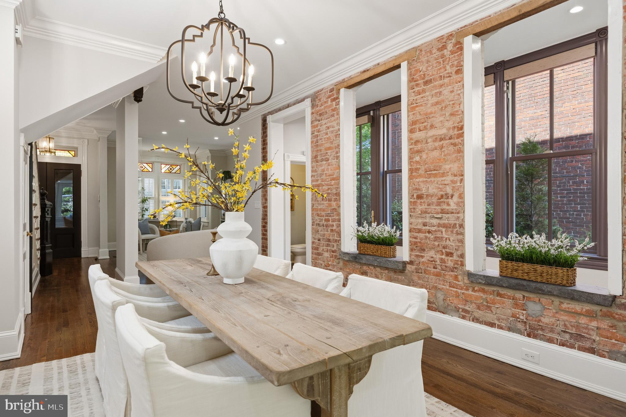 3420 P Street Northwest Washington, DC 20007 - Photo 5 of 32 a dining room with large window