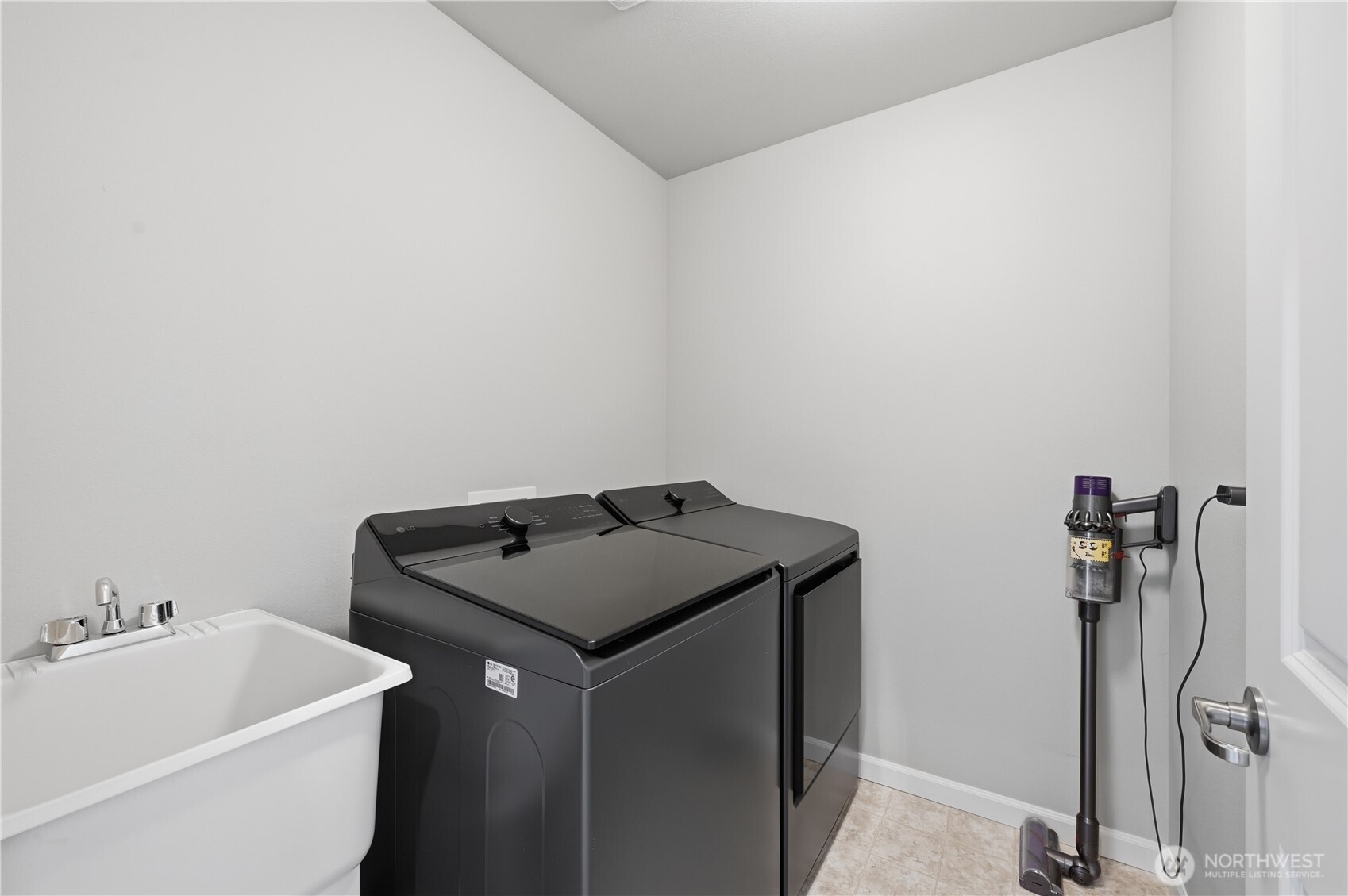 18635 101st Avenue Northeast, Unit 6 Bothell, WA 98011 - Photo 19 of 23 a utility room with dryer and washer
