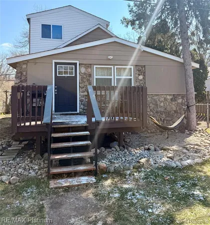 $215,000 | 3426 Mapleridge, Highland, MI 48356