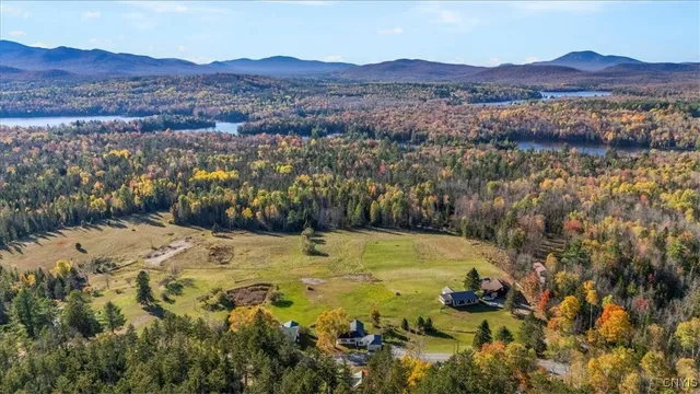 $325,000 | 387 Chamberlain Road, Indian Lake, NY 12842