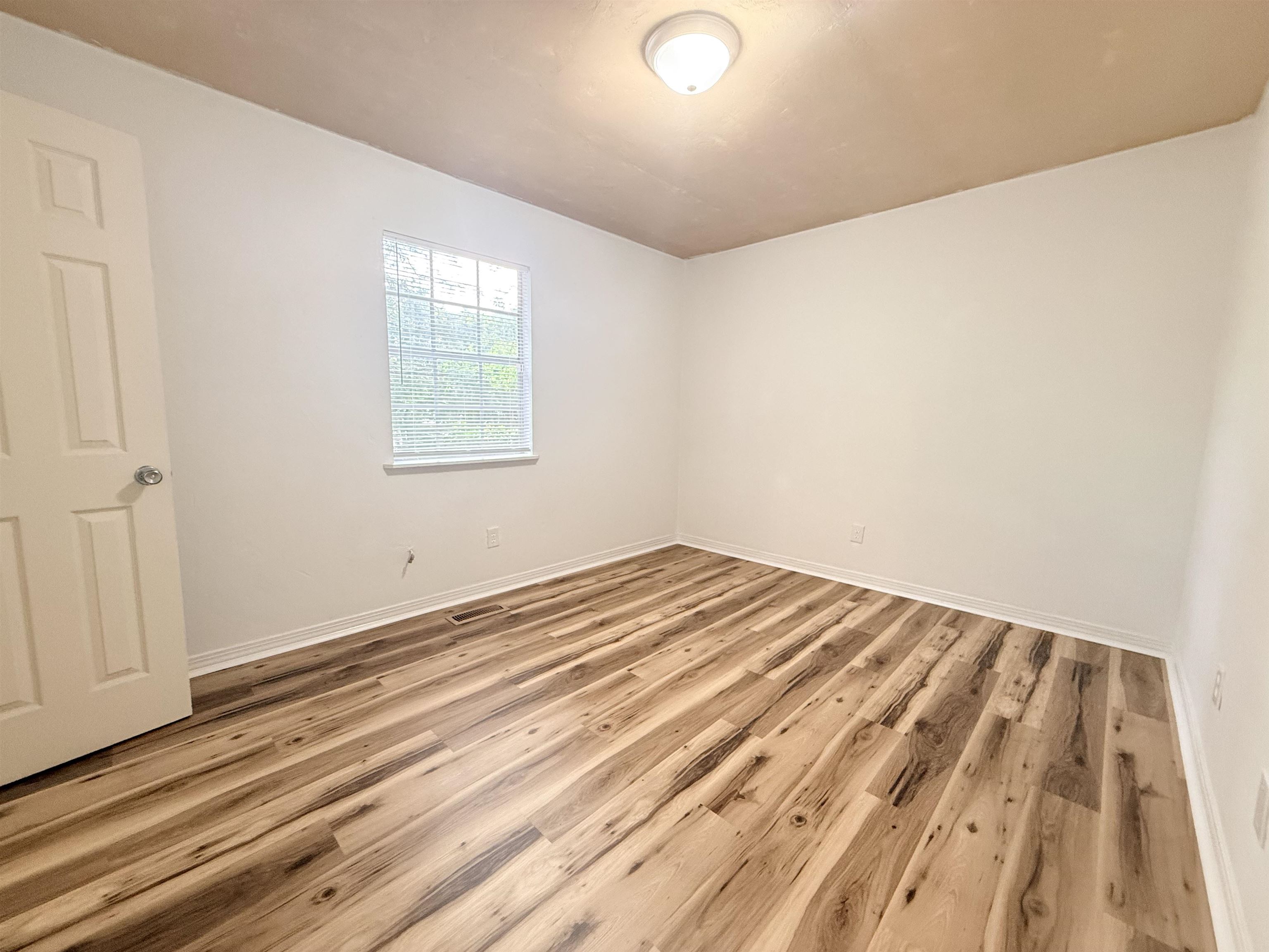 4008 Wiggington Road Tallahassee, FL 32303 - Photo 5 of 33