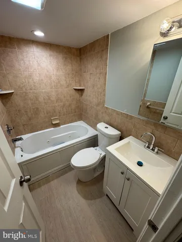 $163,998 | 110-30 West Byberry Road, Unit B1, Philadelphia, PA 19116