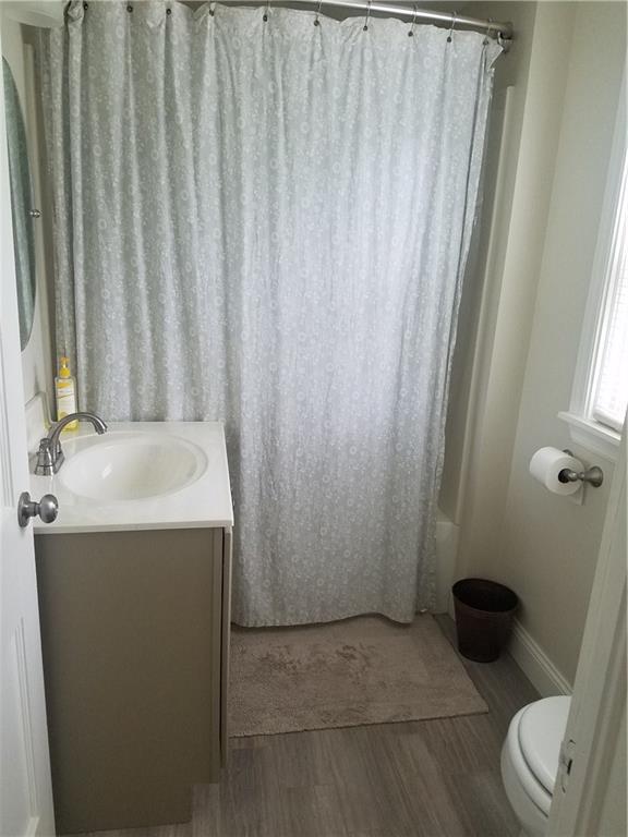 879 Mayfield Road Sharpsville, PA 16150 - Photo 14 of 18 Second floor full bath updated and fixtures and flooring.
