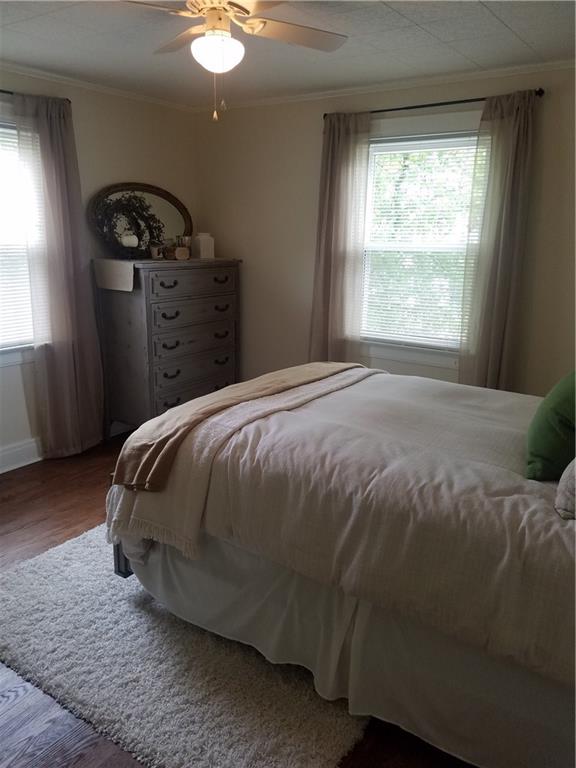 879 Mayfield Road Sharpsville, PA 16150 - Photo 10 of 18 Second bedroom view from doorway.