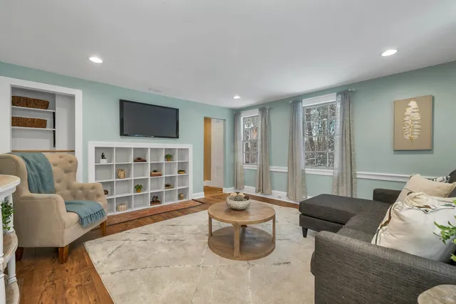 $650,000 | 289 Currier Road, Candia, NH 03034