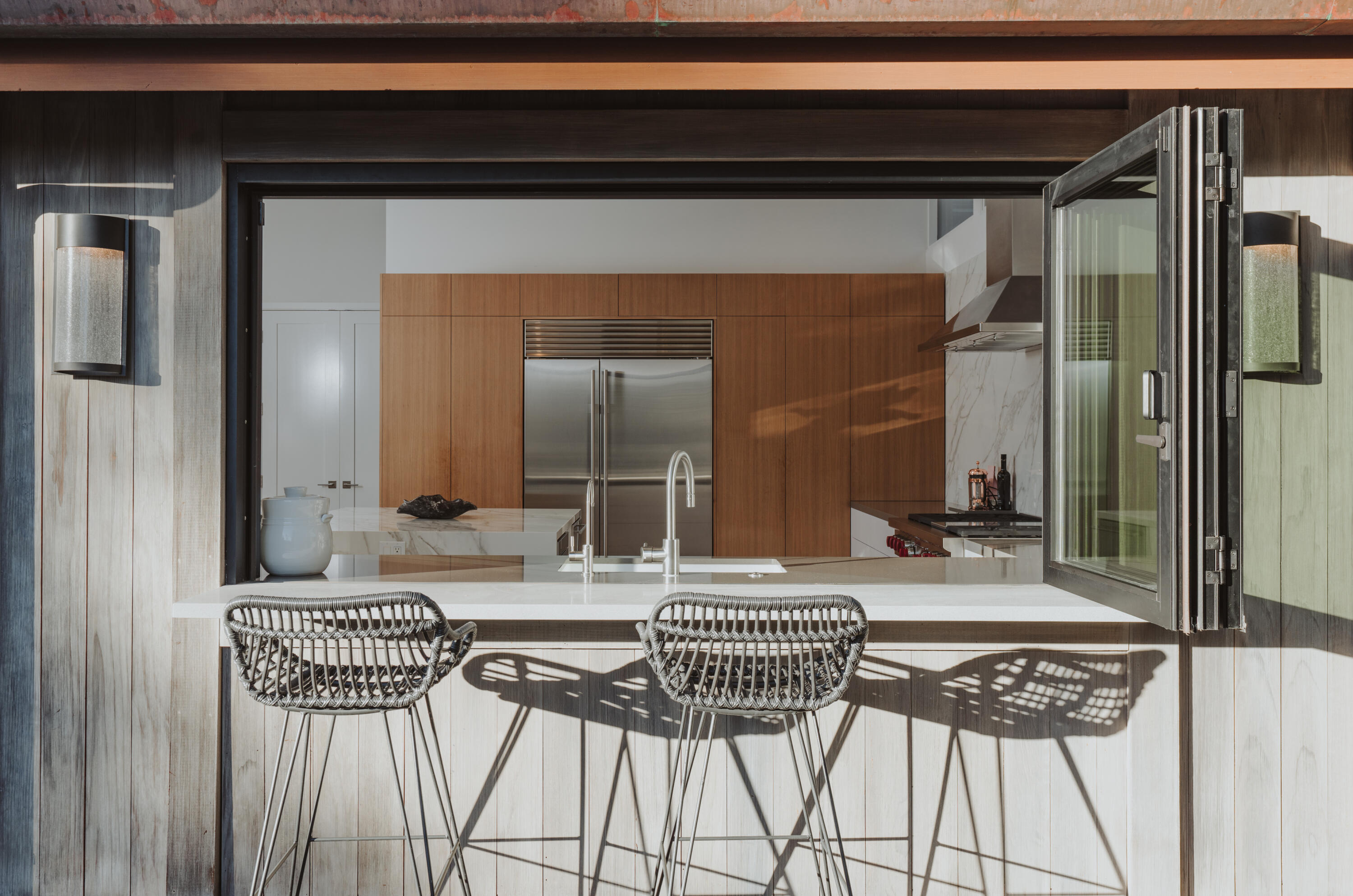 865 Ashley Road Santa Barbara, CA 93108 - Photo 5 of 31 Kitchen Bar Seating