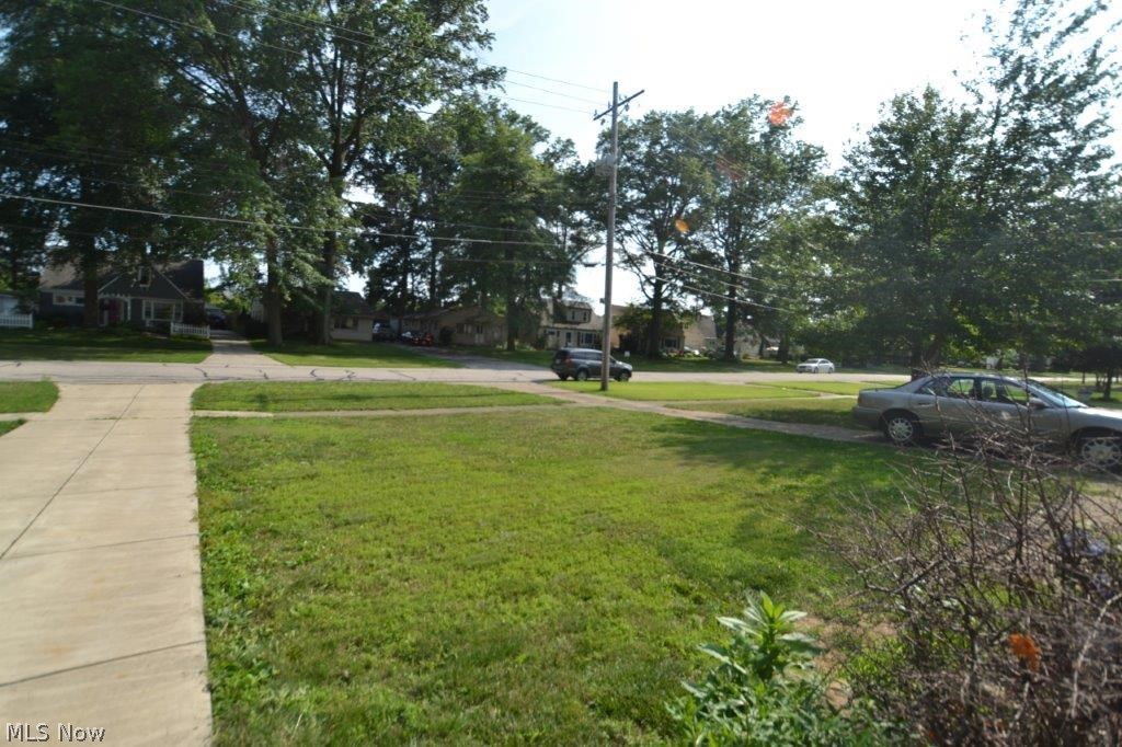 24008 Knickerbocker Road Bay Village, OH 44140 - Photo 5 of 9 Gallery Image 5