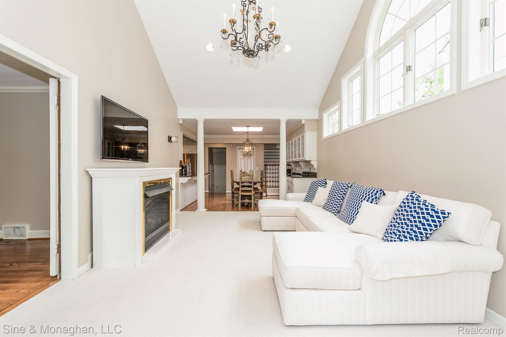 342 Touraine Road Grosse Pointe, MI 48236 - Photo 17 of 49 DSC_4998.jpg