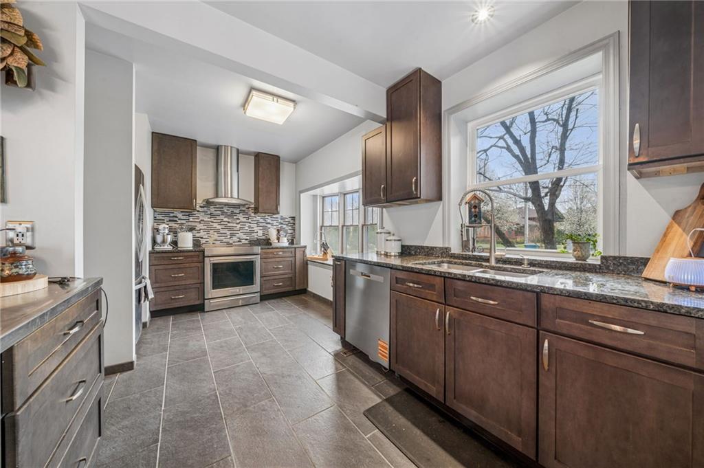 811 Spring Street Latrobe, PA 15650 - Photo 9 of 44 Gallery Image 9