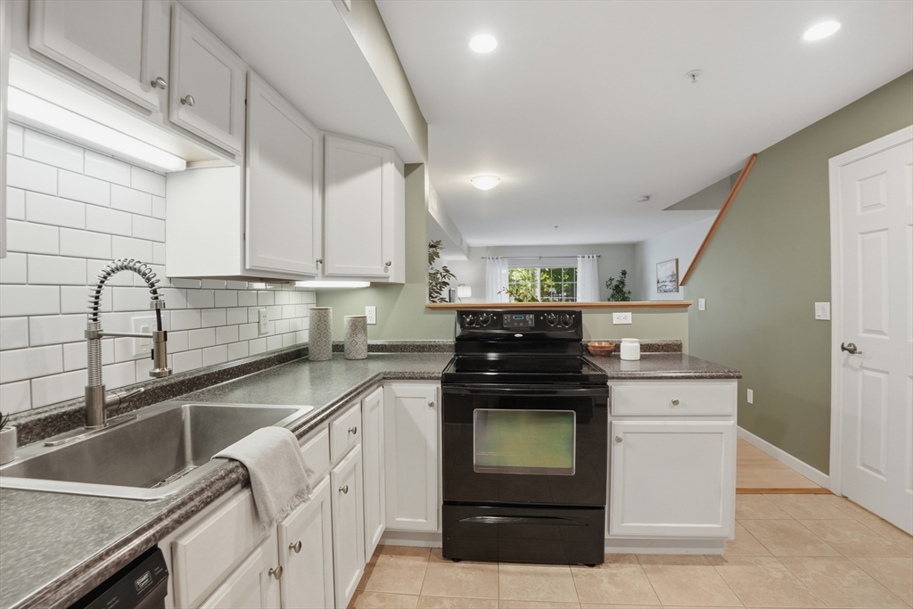 48 Phillips Road, Unit 17 Holden, MA 01520 - Photo 10 of 25