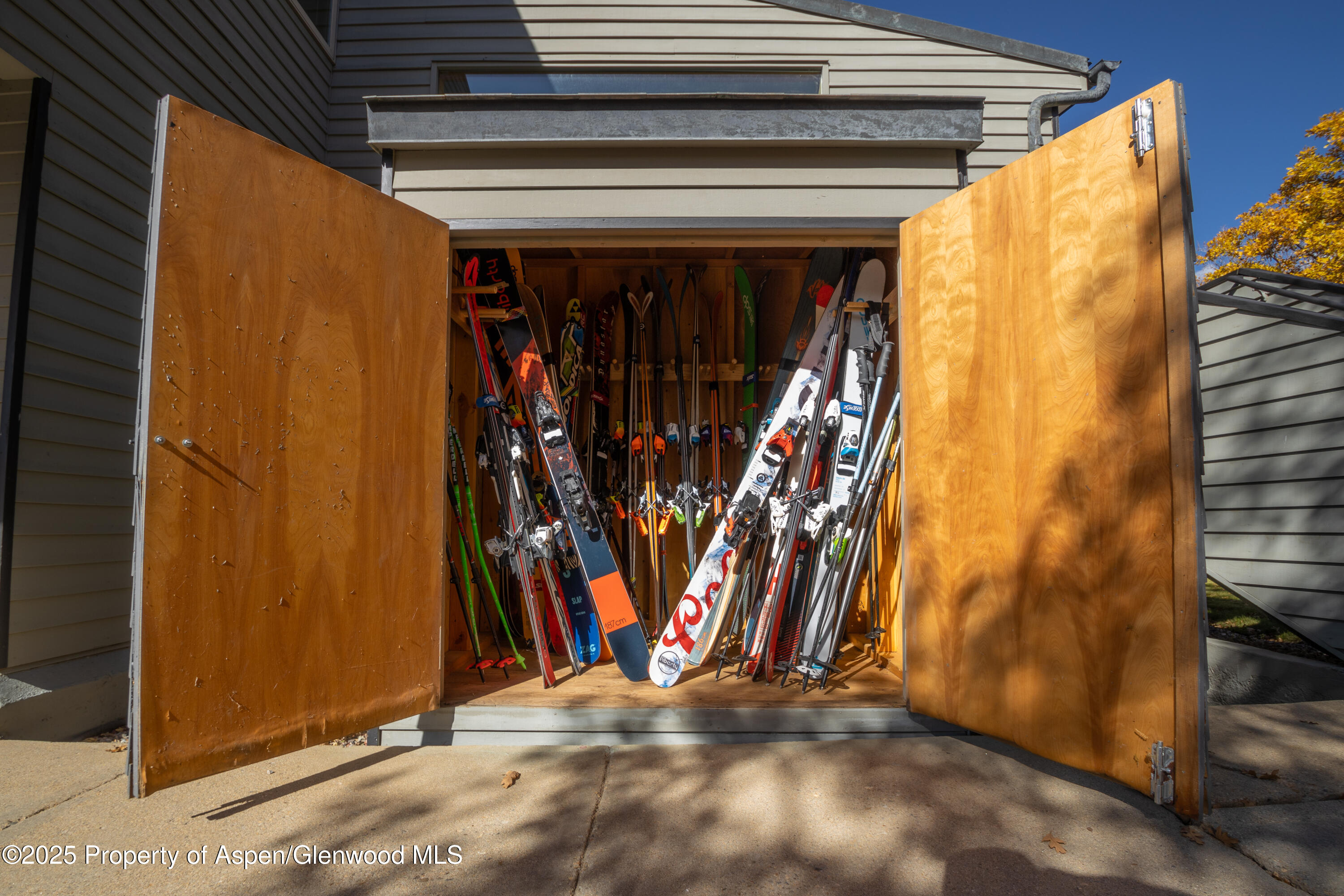 623 Johnson Drive Aspen, CO 81612 - Photo 28 of 35 a view of car garage