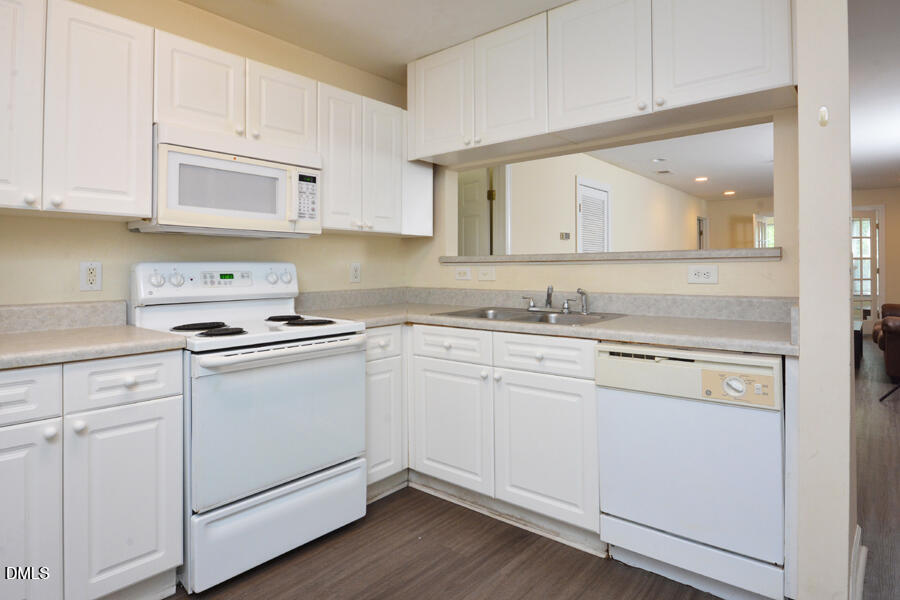 929 Morreene Road, Unit D23 Durham, NC 27705 - Photo 6 of 25 DSC_6453