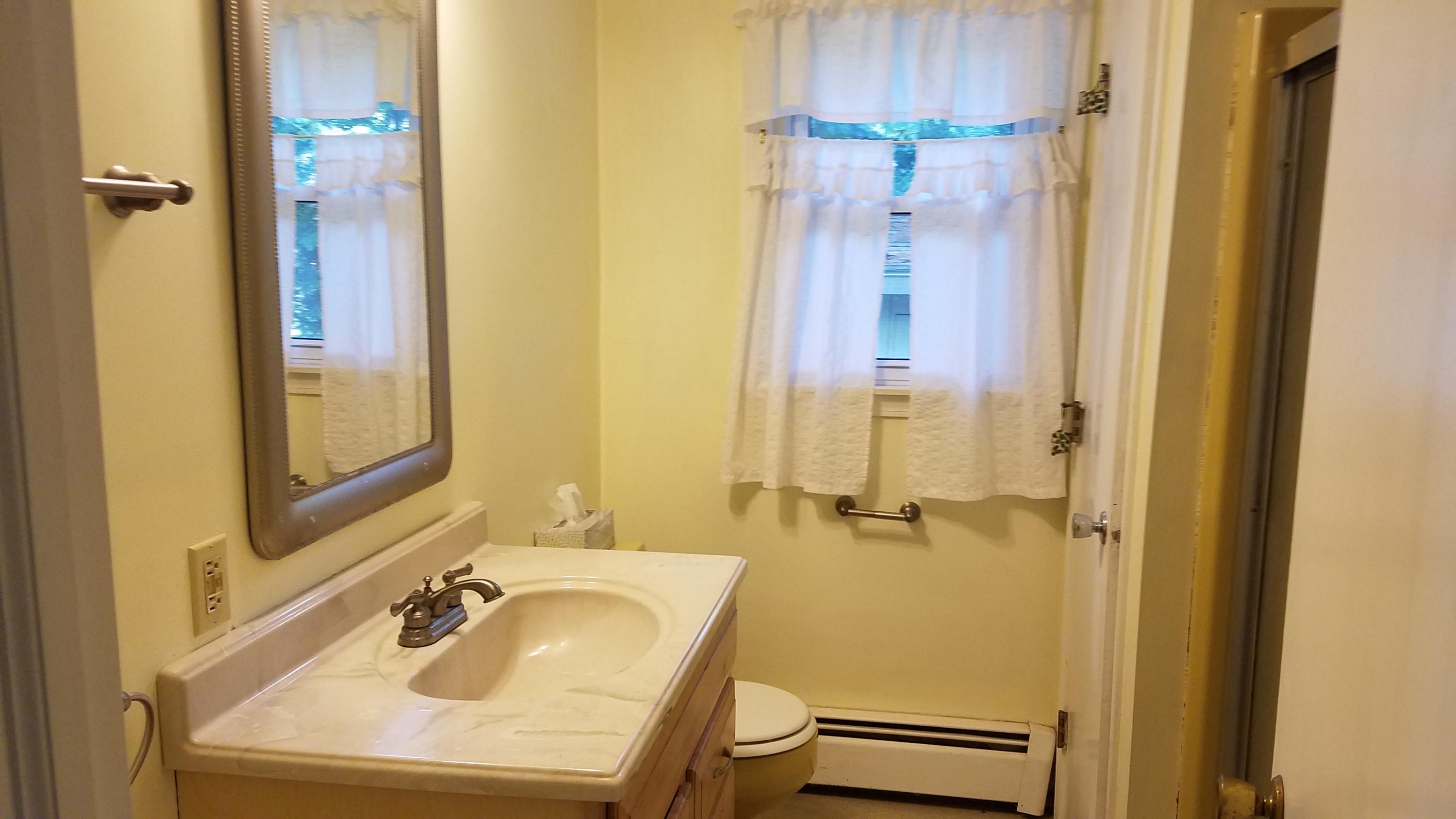 14 Merrill Road Freeport, ME 04032 - Photo 7 of 28 Full Bath