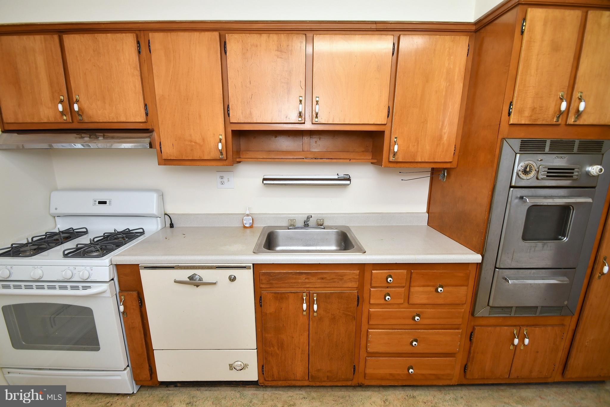 1762 Stokesley Road Baltimore, MD 21222 - Photo 9 of 30 Galley style kitchen.