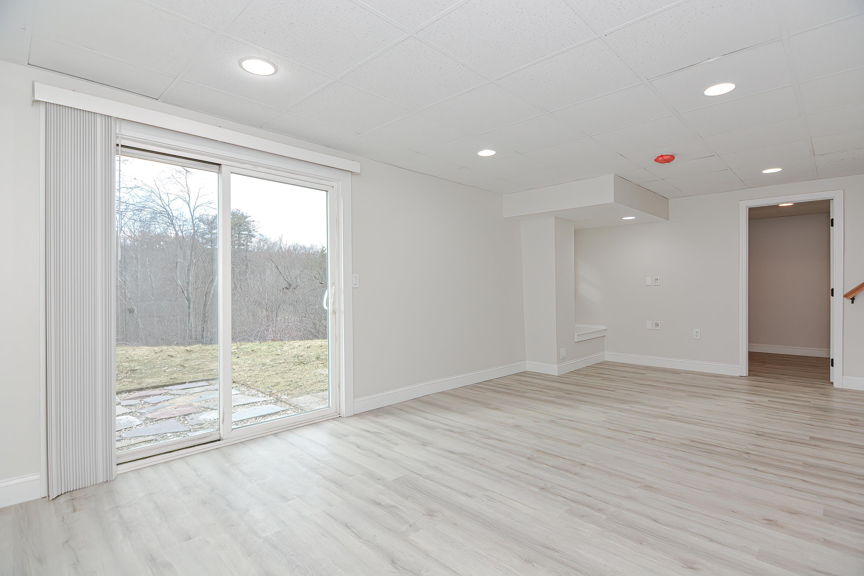 201 East Dunstable Road Nashua, NH 03062 - Photo 4 of 19