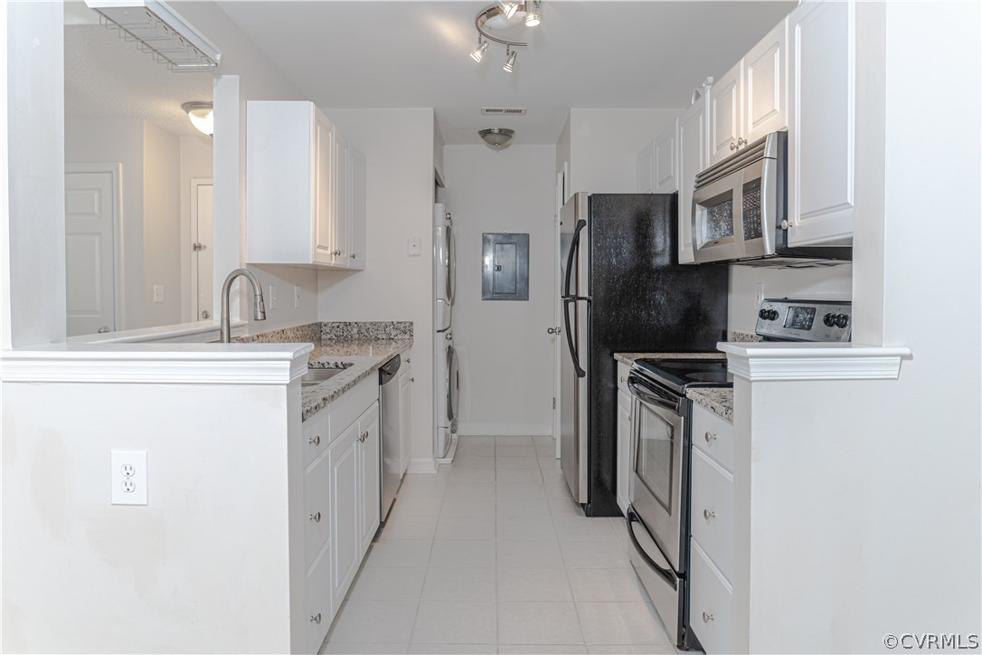 405 Harbour Point, Unit 305 Virginia Beach, VA 23451 - Photo 8 of 17