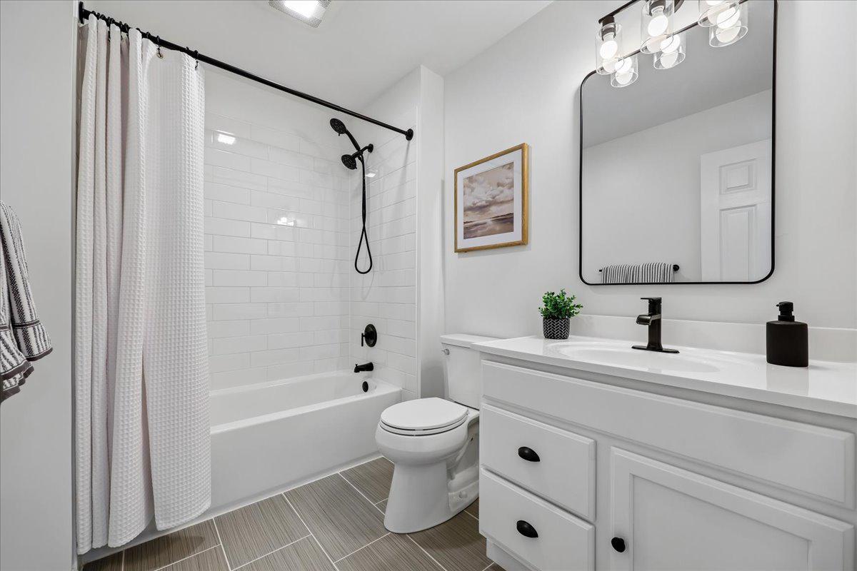 107 Redcloud Court Frederick, MD 21702 - Photo 48 of 78 Upper Level Hall Bath