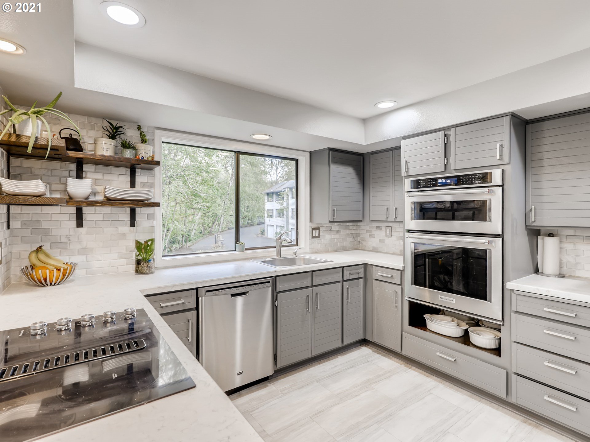 3668 Spring Lane, Unit 4B Lake Oswego, OR 97035 - Photo 12 of 32 Gallery Image 12