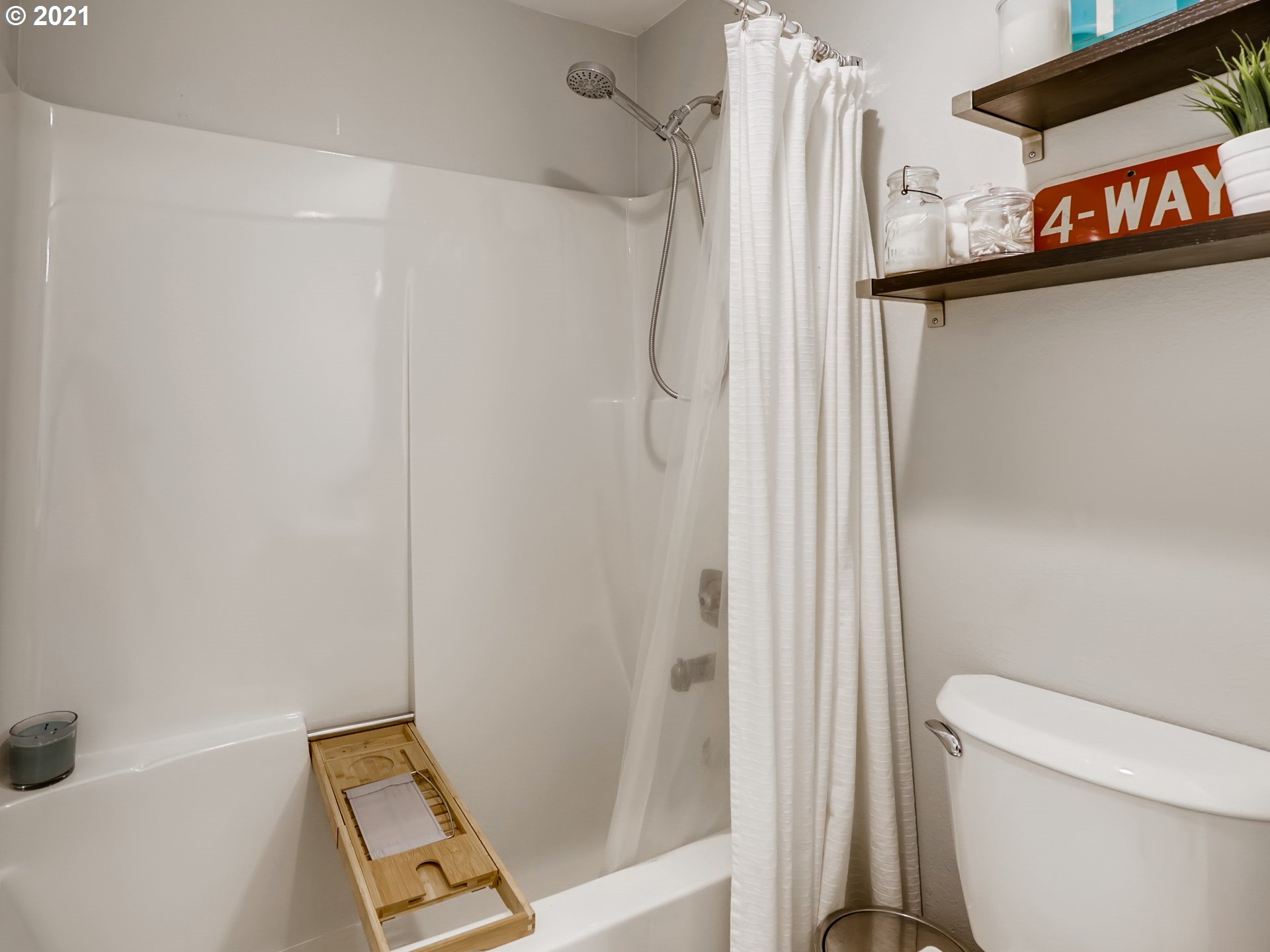 3668 Spring Lane, Unit 4B Lake Oswego, OR 97035 - Photo 23 of 32 Gallery Image 23