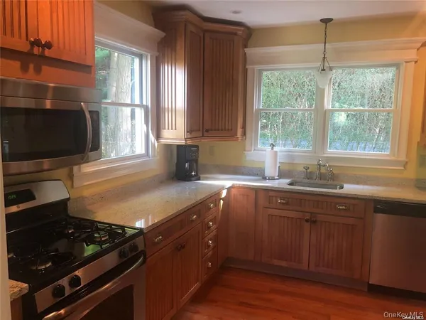 $4,500 | 442 River Road, St. James, NY 11780