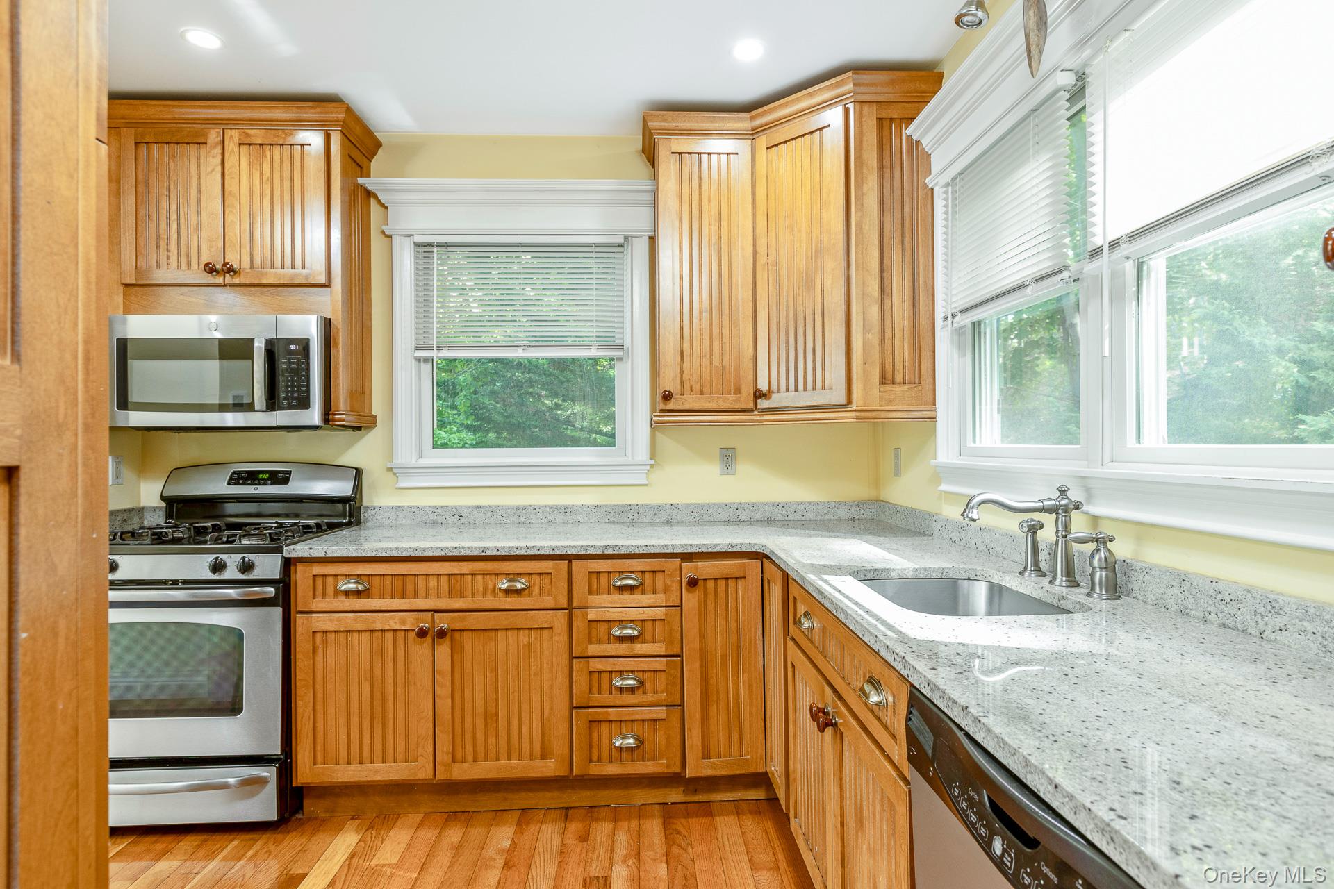 442 River Road Nissequogue, NY 11780 - Photo 10 of 20 Plenty of Counterspace