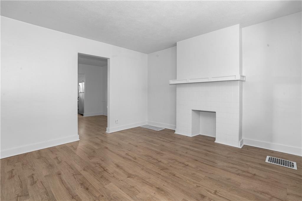 2934 Pyramid Avenue Pittsburgh, PA 15227 - Photo 3 of 21