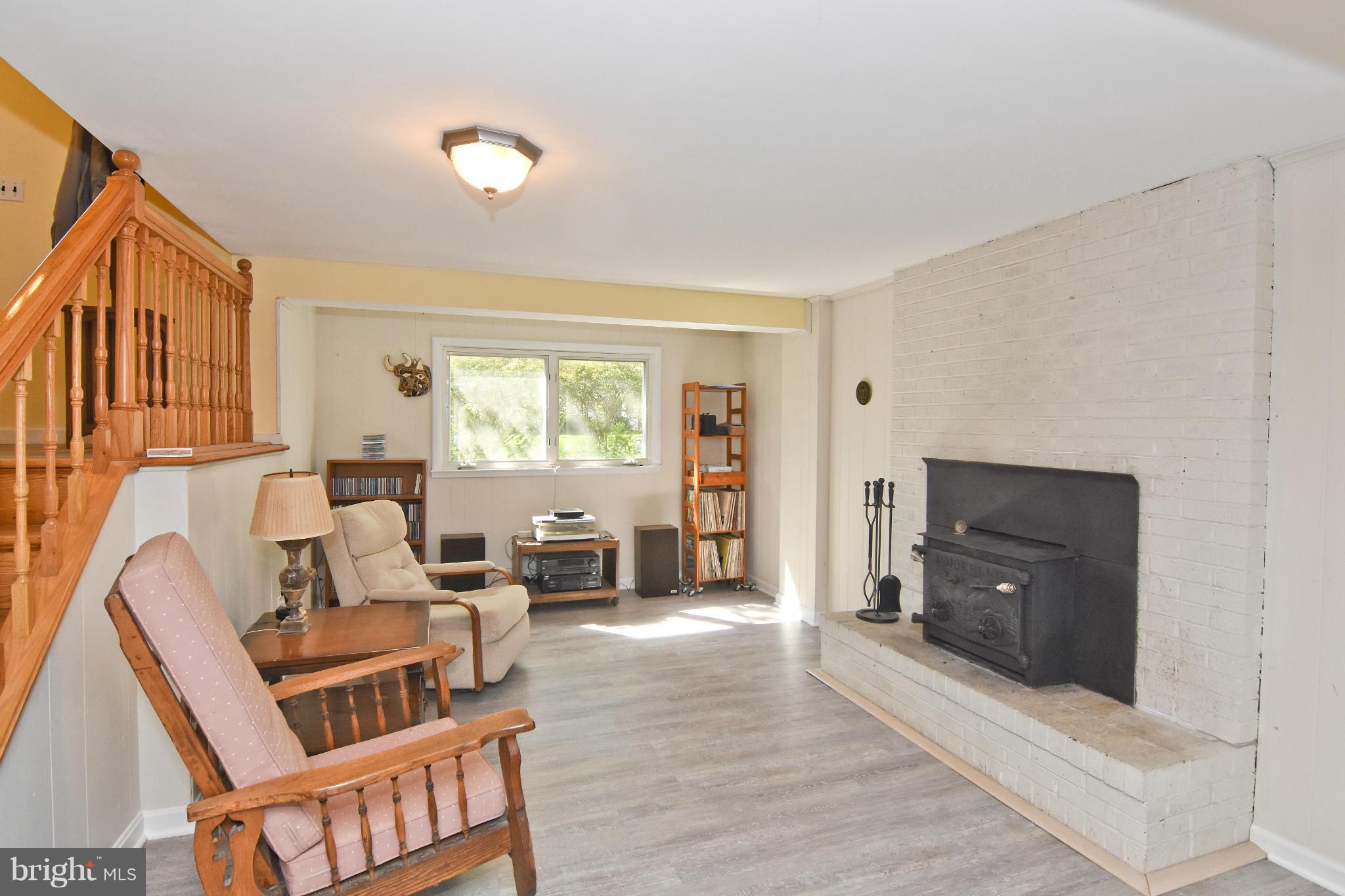 624 Edwards Road Annapolis, MD 21409 - Photo 16 of 30 Family Room