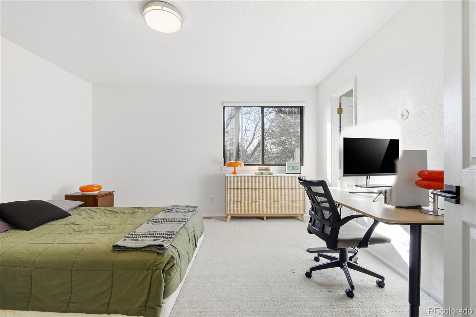 8686 Carr Loop Arvada, CO 80005 - Photo 15 of 36