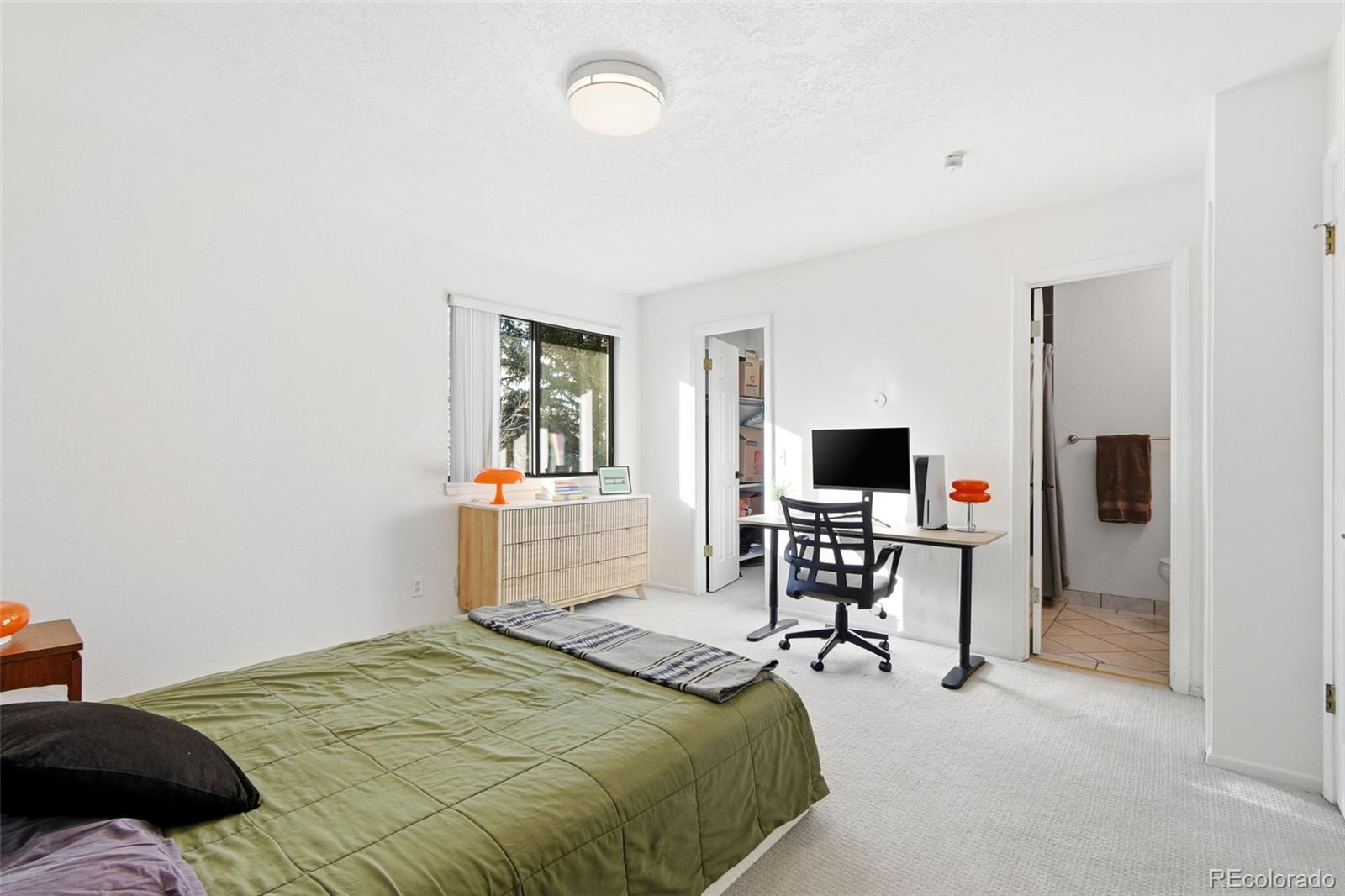 8686 Carr Loop Arvada, CO 80005 - Photo 16 of 36