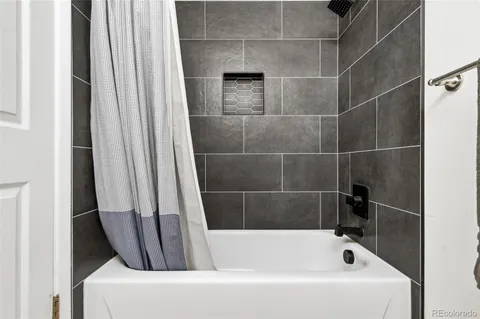 $425,000 | 8686 Carr Loop, Arvada, CO 80005