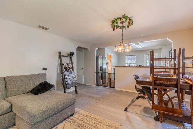 $1,600 | 7731 Saddle, Selma, TX 78154