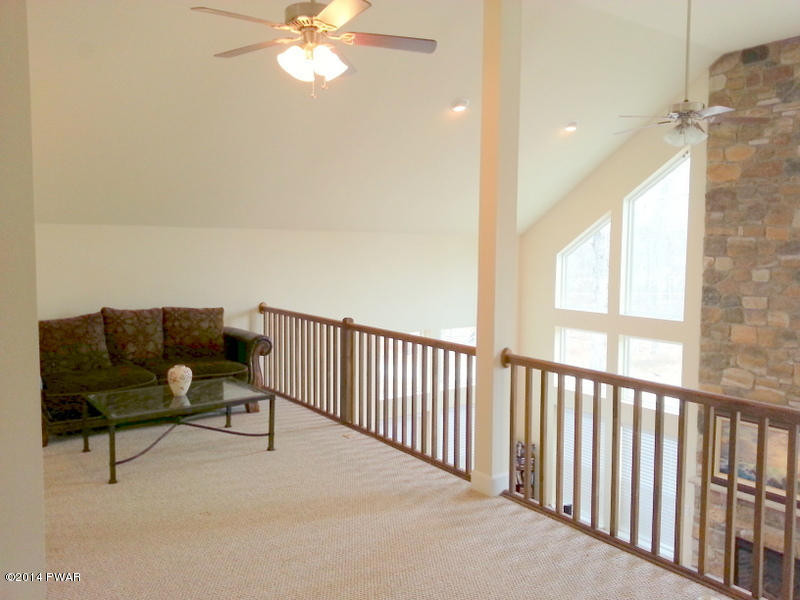 260 West Lakeview Road Lackawaxen, PA 18435 - Photo 12 of 37